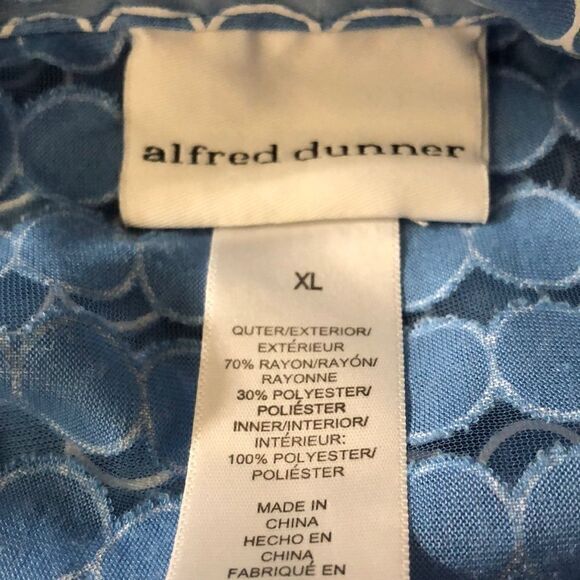 Alfred Dunner semi sheer button front collared blue and white geometric top XL - Picture 2 of 7